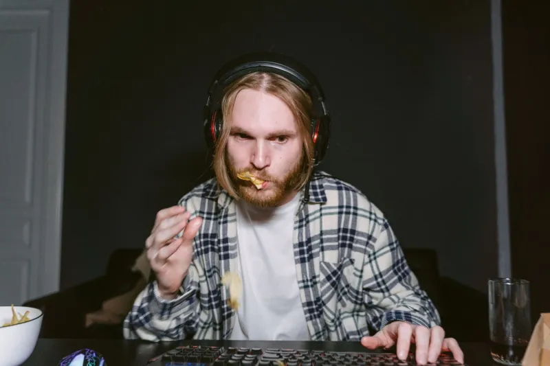 These No-Name Gamers Are Quietly Printing Money While Esports Pros Argue Over Sponsorship Cuts